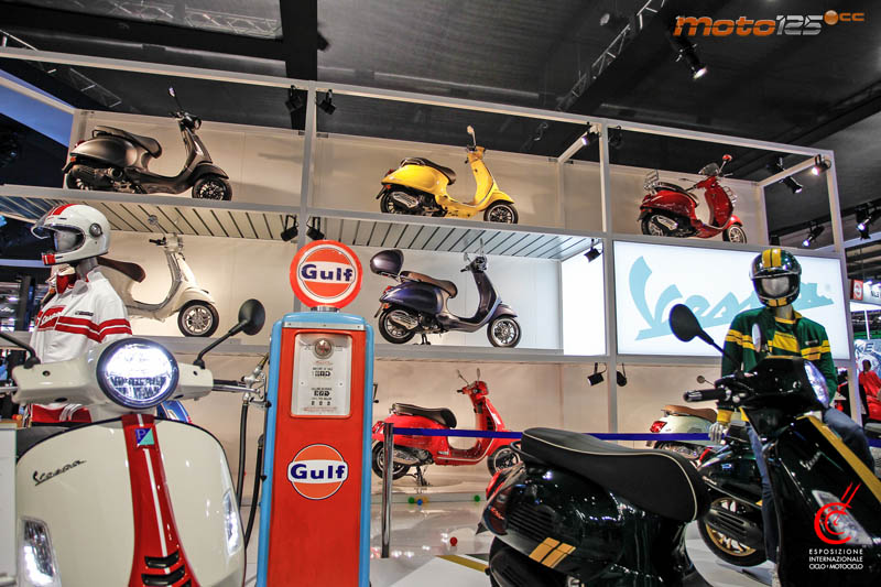 EICMA19 - Vespa Sprint Racing Sixties 125