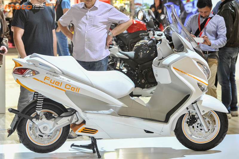 Suzuki Burgman Fuel Cell