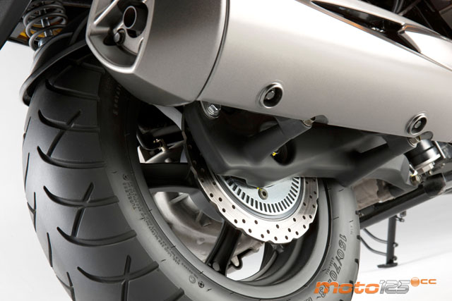 Kymco SuperDink 125i ABS - Lujo Low Cost - Moto125