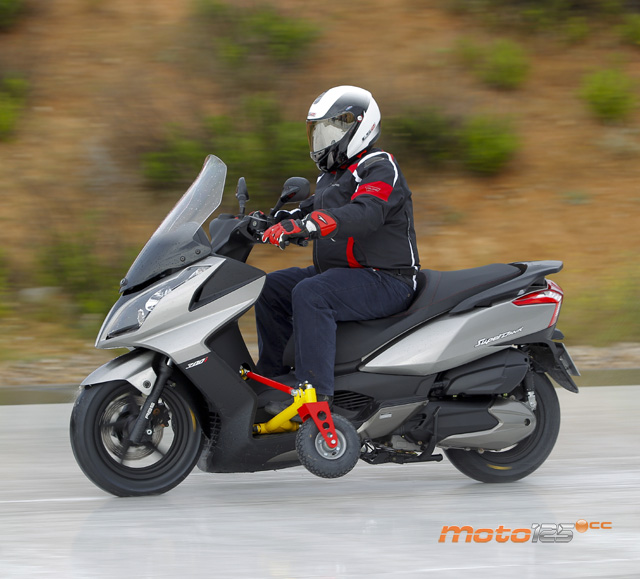 SuperDink 125i de Kymco, normal que sea superventas Y ahora ABS