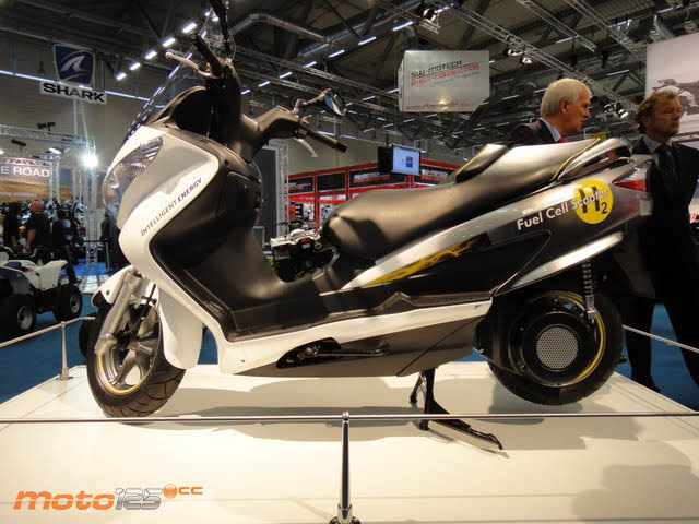 Suzuki Burgman Fuel Cell