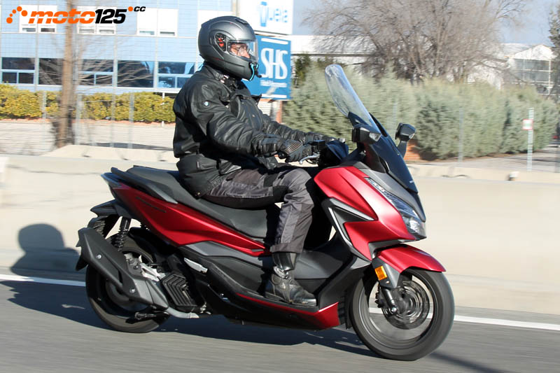 Prueba Honda Forza 125 E5 - De lo bueno, lo mejor - Moto125