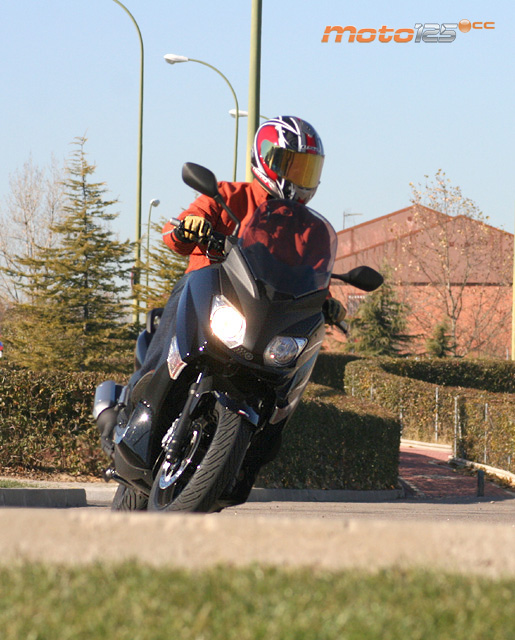 Yamaha X-Max ABS