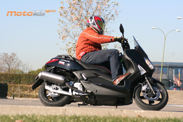 Yamaha X-Max ABS