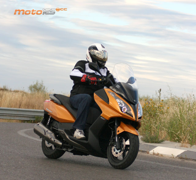 SuperDink 125i de Kymco, normal que sea superventas Y ahora ABS