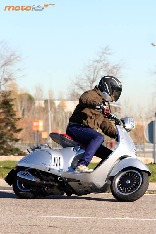 Vespa 946 125 Bellisima