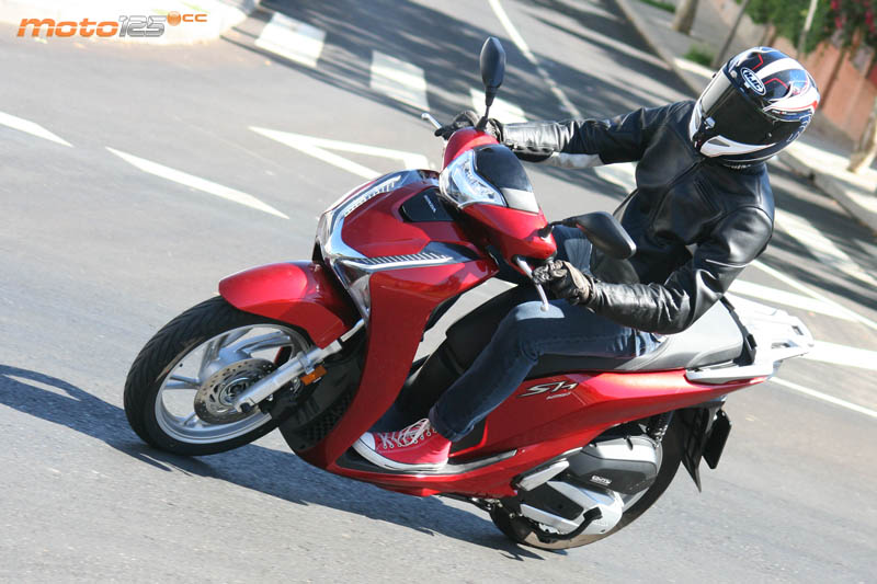 Honda Scoopy SH 125 ABS E4 Rozando la perfeccion Moto125