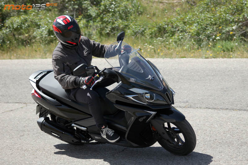 Kymco Superdink 125, asequible con todo lujo de detalles 