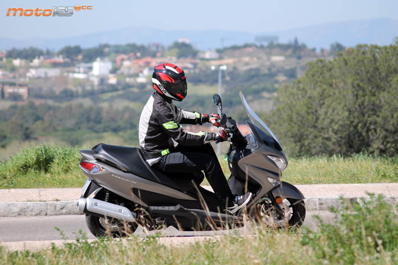 Suzuki Burgman 125 E4 - Fórmula mágica - Moto125