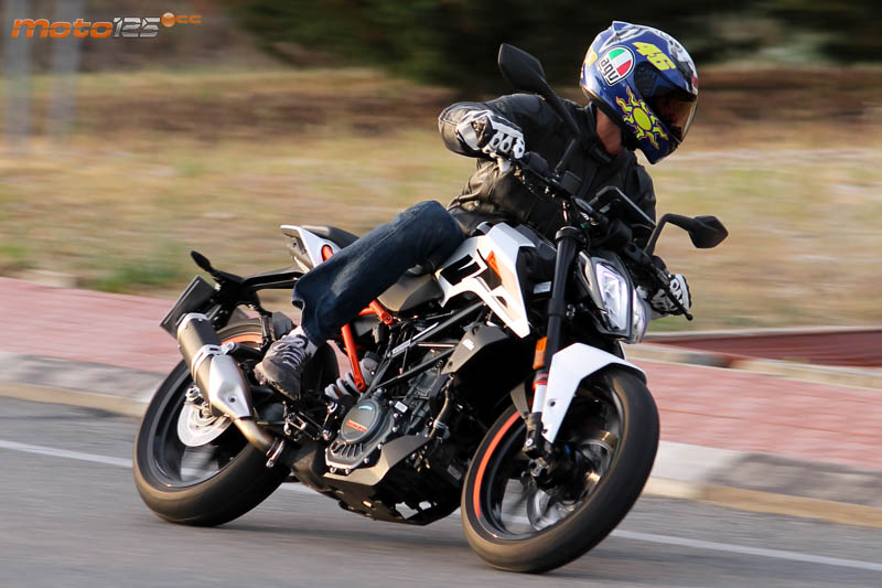 KTM Duke 125 '17 - La Dukesita - Moto125