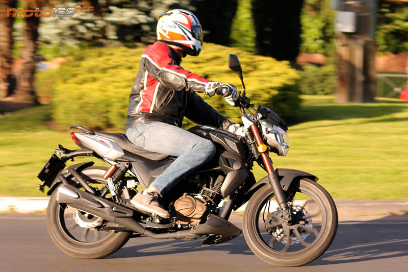 UM Xtreet R 125