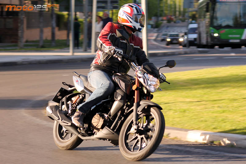 UM Xtreet R 125