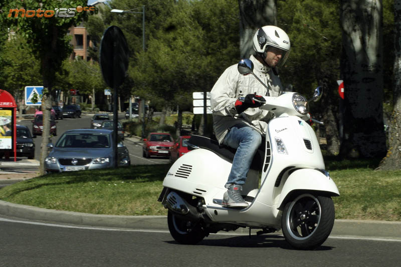 Vespa GTS Super