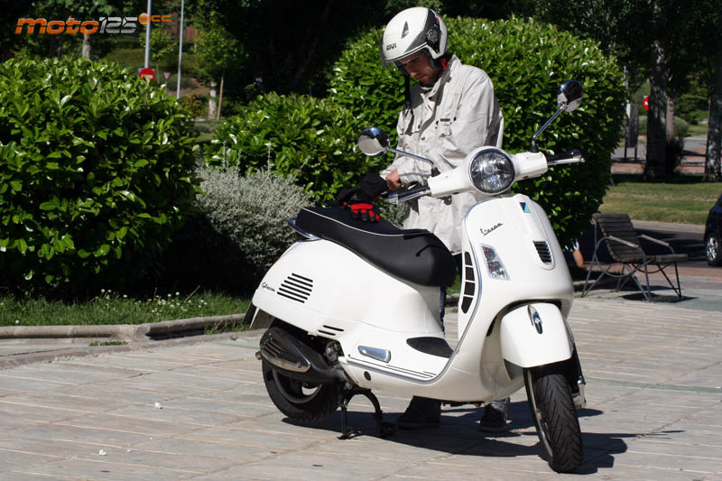 Vespa GTS Super