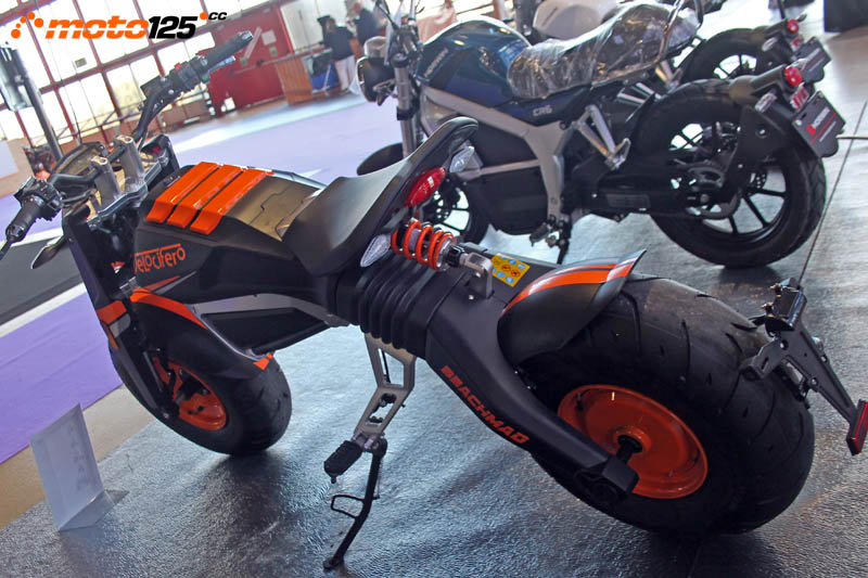 Motorama Madrid 2020 - Lvneng Velocifero 125