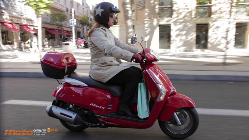 Mujer Scooter Kymco