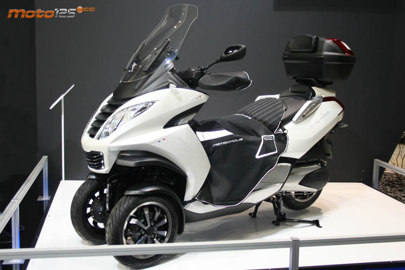 túnel tratar con Mandíbula de la muerte Salon Milán Novedades 2013 - Peugeot Metropolis 400 - Moto125 túnel tratar con Mandíbula de la muerte Salon Milán Novedades 2013 - Peugeot Metropolis 400 - Moto125