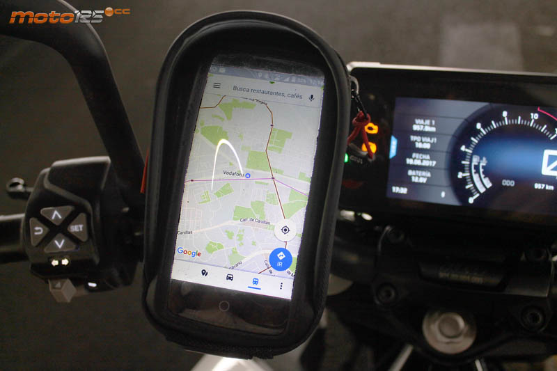 Cómo utilizar tu Smartphone como navegador GPS en tu moto o scooter? -  Moto125